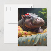 Morning Snuggles: Baby Hippo ontwaakt in een mand, Briefkaart (Voorkant / Achterkant)