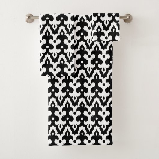 Moroccan Ikat Damask Pattern, Black and White Bad Handdoek (Insitu)