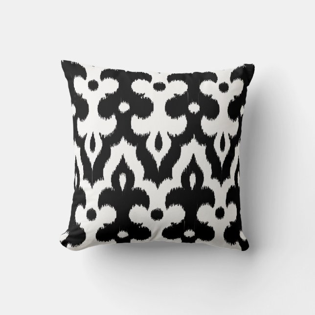 Moroccan Ikat Damask Pattern, Black and White Kussen (Voorkant)