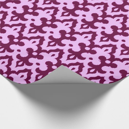 Moroccan Ikat Damask Pattern, Plum en Orchid Cadeaupapier (Hoek)