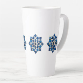 Morokkaans islamitisch geometrisch sterpatroon wat latte mok