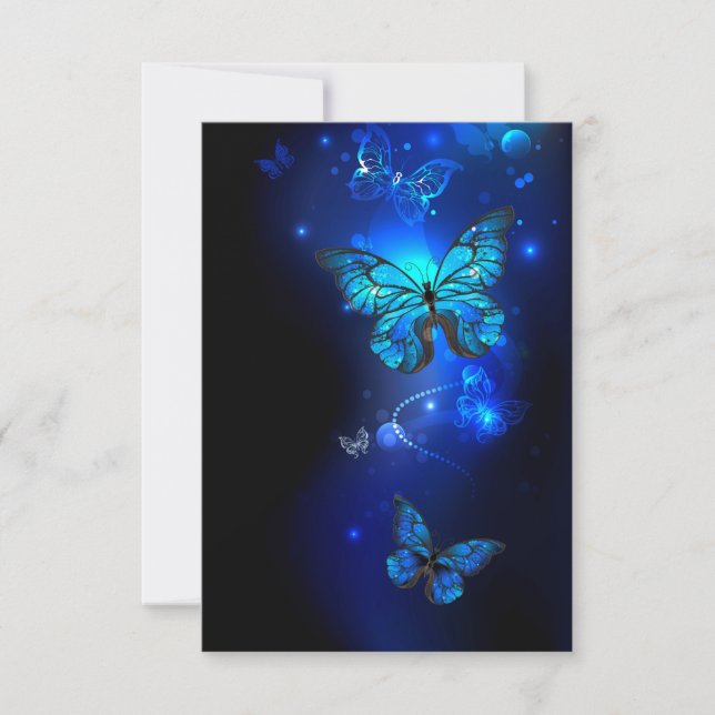 Morpho Butterfly in de donkere achtergrond (Voorkant)