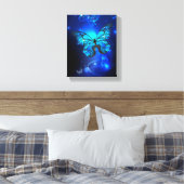 Morpho Butterfly in de donkere achtergrond Canvas Afdruk (Insitu (Slaapkamer))