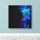 Morpho Butterfly in de donkere achtergrond Canvas Afdruk (Insitu (Houten vloer))