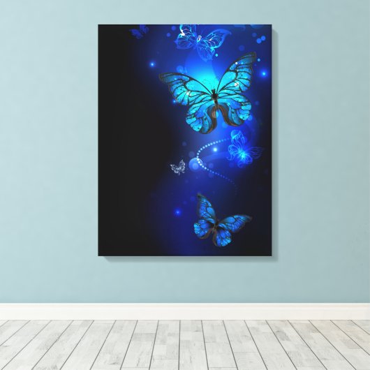 Morpho Butterfly in de donkere achtergrond Canvas Afdruk (Insitu (Houten vloer))