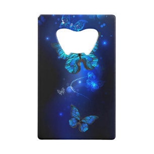 Morpho Butterfly in de donkere achtergrond Creditkaart Flessenopener