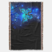 Morpho Butterfly in de donkere achtergrond Deken (Voorkant Verticaal)