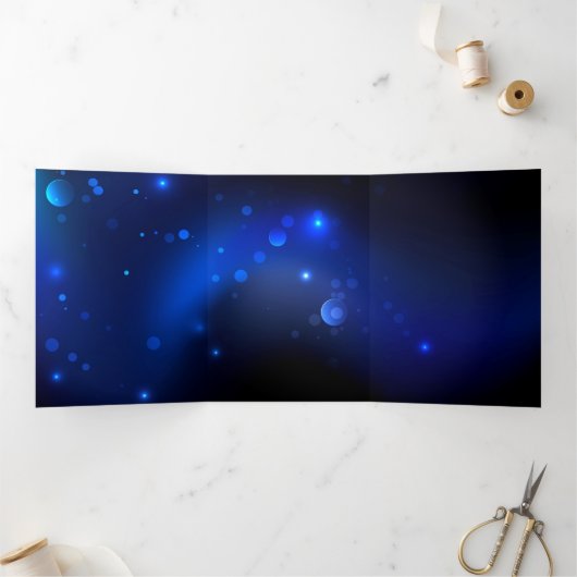 Morpho Butterfly in de donkere achtergrond Drieluik Wenskaart (Binnen)