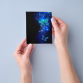 Morpho Butterfly in de donkere achtergrond Flyer (Hand)