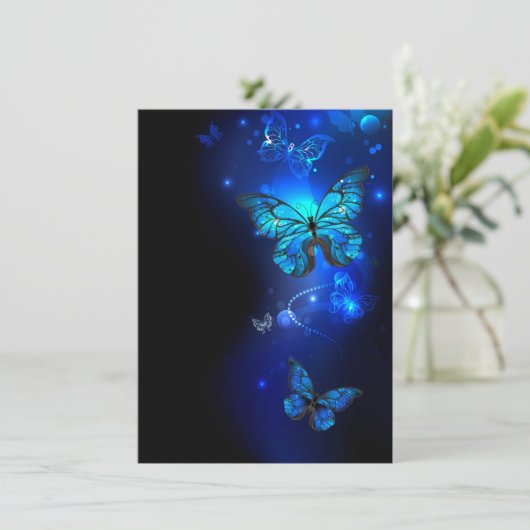 Morpho Butterfly in de donkere achtergrond Kaart (Staand voorkant)