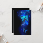 Morpho Butterfly in de donkere achtergrond Kaart (Voorkant / Achterkant in situ)