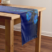 Morpho Butterfly in de donkere achtergrond Korte Tafelloper (Voorbeeld)