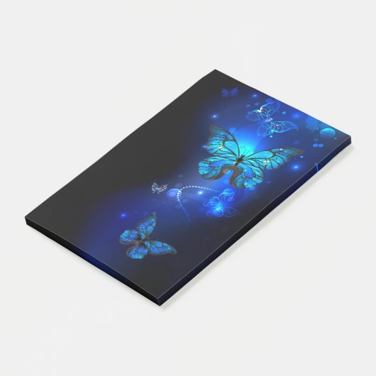 Morpho Butterfly in de donkere achtergrond Post-it® Notes (Schuin)