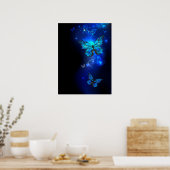 Morpho Butterfly in de donkere achtergrond Poster (Keuken)