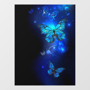 Morpho Butterfly in de donkere achtergrond Raamsticker