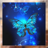 Morpho Butterfly in de donkere achtergrond Raamsticker (Vel 2)