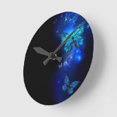 Morpho Butterfly in de donkere achtergrond Ronde Klok (Hoek)