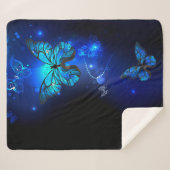 Morpho Butterfly in de donkere achtergrond Sherpa Deken (Voorkant (horizontaal))