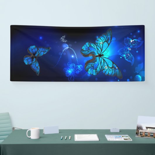 Morpho Butterfly in de donkere achtergrond Spandoek (Beurs)
