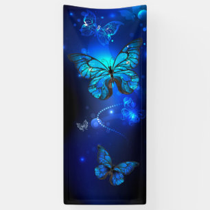 Morpho Butterfly in de donkere achtergrond Spandoek