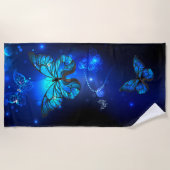 Morpho Butterfly in de donkere achtergrond Strandlaken (Voorkant)