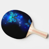 Morpho Butterfly in de donkere achtergrond Tafeltennisbatje (Zijkant)