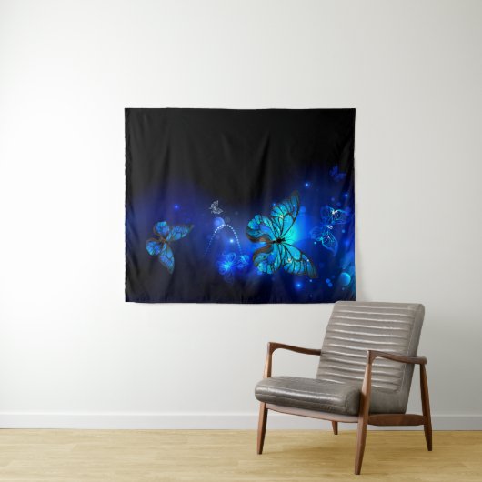 Morpho Butterfly in de donkere achtergrond Wandkleed (In Situ (horizontaal))