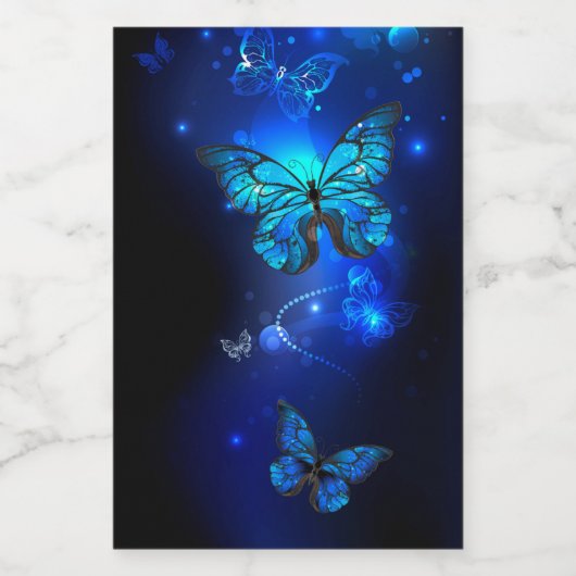 Morpho Butterfly in de donkere achtergrond Wijn Etiket (Enkel label)