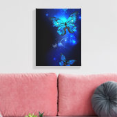 Morpho Vlinder in de Donkere Achtergrond Canvas Afdruk (Insitu (Woonkamer))