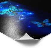 Morpho Vlinder in de Donkere Achtergrond Foto Afdruk (Hoek)