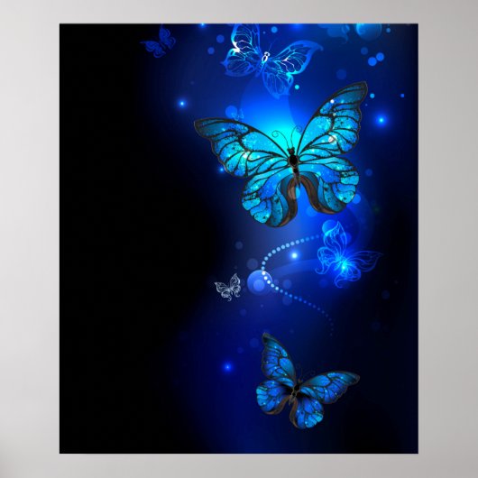 Morpho Vlinder in de Donkere Achtergrond Poster (Voorkant)