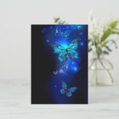 Morpho Vlinder op Donkere Achtergrond Advieskaart (Staand voorkant)