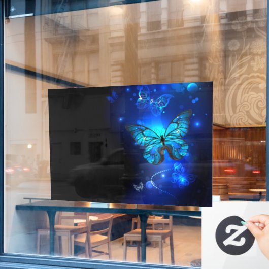 Morpho Vlinder op Donkere Achtergrond Raamsticker (Cafe Raam)