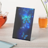 Morpho Vlinder op Donkere Achtergrond Reclamebord Met Voetstuk (Insitu)