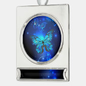 Morpho Vlinder op Donkere Achtergrond Verzilverd Banner Ornament (Links)