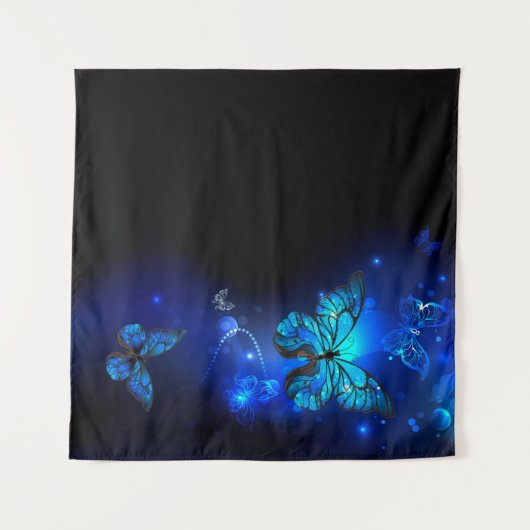 Morpho Vlinder op Donkere Achtergrond Wandkleed (Voorkant (horizontaal))