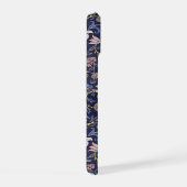 Morris Evenlode Monogram iPhone 15 Case (Rechterkant)