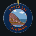 Morro Bay California Retro Noodlijdende Cirkel Keramisch Ornament<br><div class="desc">Morro Rock in een vectorkunststijl. Het is bekend om Morro Rock,  een oude vulkanische heuvel aan het einde van Morro Rock Beach.</div>