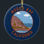 Morro Bay California Retro Noodlijdende Cirkel Keramisch Ornament<br><div class="desc">Morro Rock in een vectorkunststijl. Het is bekend om Morro Rock,  een oude vulkanische heuvel aan het einde van Morro Rock Beach.</div>