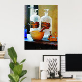 Mortar en stamper met flessen poster (Thuiskantoor)