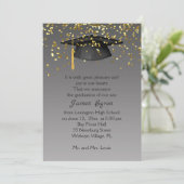 Mortar, gouden confetti op grijs Afstuderen Aankondiging (Staand voorkant)