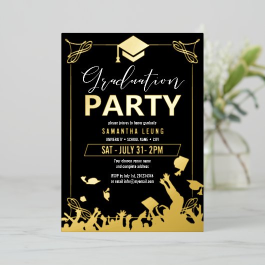 Mortarboard Graduation Party Gold/Black ID895 Folie Uitnodiging (Staand Voorkant)
