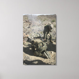 Mortarmen bedekken hun oren en doen hun ogen afzie canvas afdruk