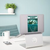 Mosasaurus Alarm! Sticker (Laptop op bureau)