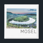 Moselle Calmont Loop Bremm Magneet<br><div class="desc">Moezel rivier Calmont zonsondergang met Rijnland Palts Moezel loop panorama vallei souvenir voor rivier en Bremm vakantiegangers. De Moezel in Duitsland is een bekend wijngebied De rivier is beroemd om zijn Moezel lussen en meanders. Mosel kunstwerk voor Moseltal liefhebbers en wijnliefhebbers. Moezel Calmont met Bremm Moezel Loop Rijnland Palts panorama...</div>