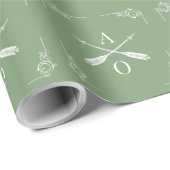 Mosgroene monogram en pijlen cadeaupapier (Rol Hoek)