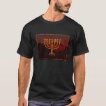 Moshe's Menorah T-shirt<br><div class="desc">In de Torah Moshe Rabbenu wordt gezegd: "Je zult een Menorah van zuiver goud maken, geslagen, de Menorah wordt gemaakt, zijn basis, zijn tak, zijn goblets, zijn knoppen, en zijn bloemen zullen er vanaf worden gehammerd, " [Shmot 25:31] en later, "Zie, en bouw, volgens hun vorm die je op de...</div>