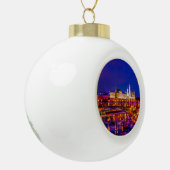 Moskou Kremlin in Winternacht Keramische Bal Ornament (Links)