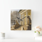 Moskou. Winter. leeuwsculptuur. Vierkante Klok (Huis)