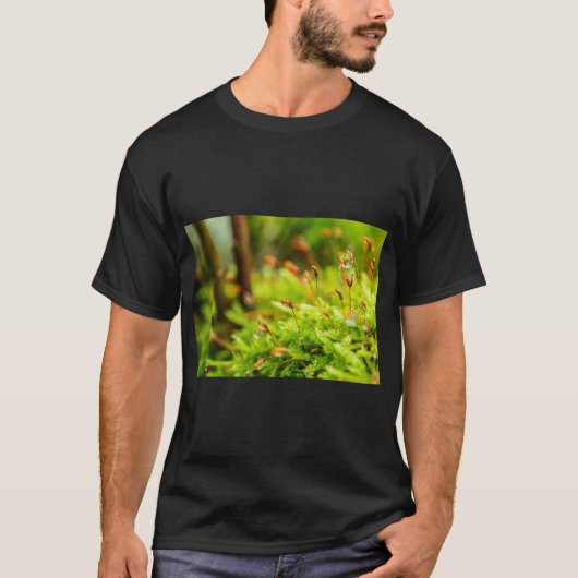 Moss & Dewdrop Nature Vibe T-shirt (Voorkant)